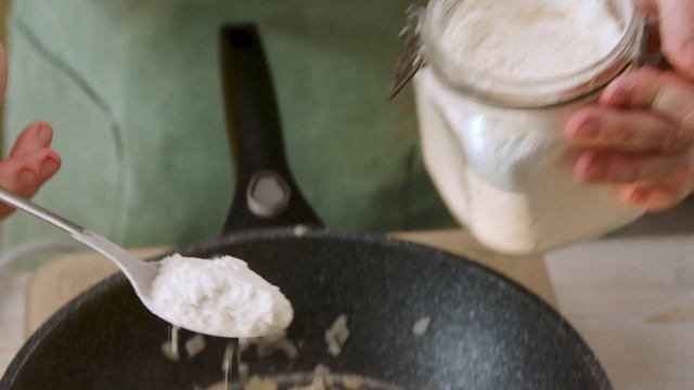 Жюльен с грибами и сметаной