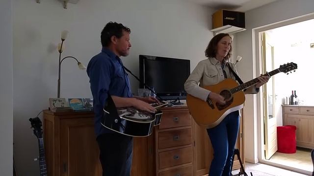 Rita Hosking & Sean Feder - Little Joe bij Huisconcert Ter Aar 03-04-2016 смотреть онлайн