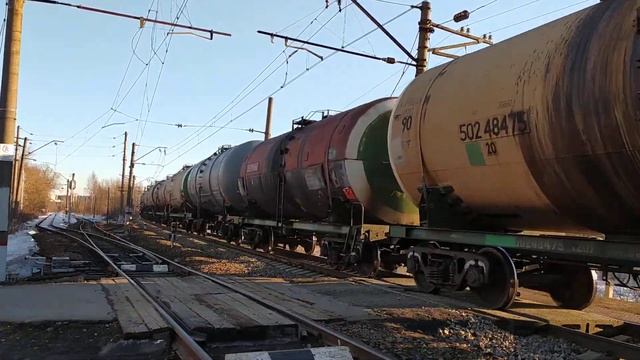 Электровоз ВЛ11.8-743А/783 с наливным поездом станция Каналстрой 19.03.2022 смотреть онлайн