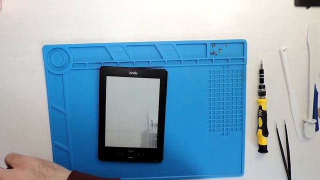 How to disassemble/tear down Kindle 4 смотреть онлайн