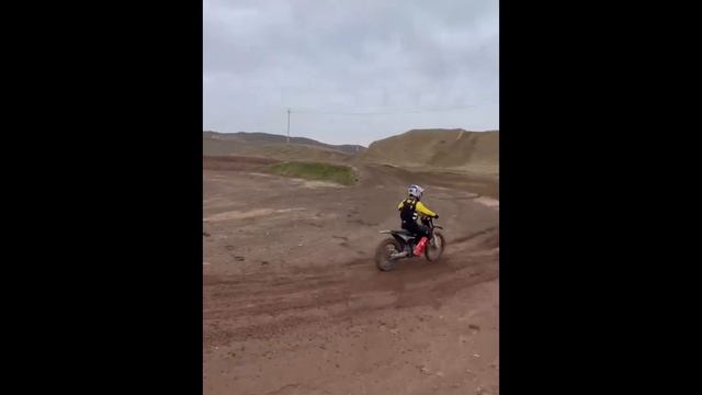 ARCTIC LEOPARD/EXE880 MX TRACK TEST смотреть онлайн