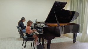 В. А. Моцарт  Менуэт Соль мажор.  Яруллина Оксана, Яруллина Мария