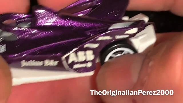 Formula E Gen 2 Purple Julius Baer (Formula E Hot Wheels 1/64 Diecast Review) смотреть онлайн