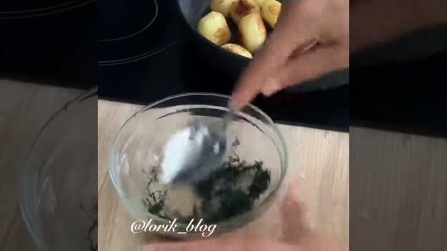 Молодой картофель с грибами. смотреть онлайн