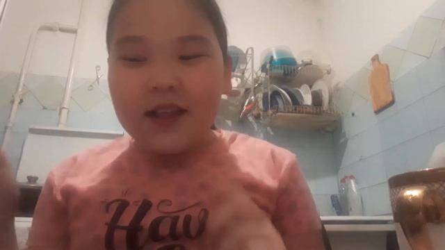АСМР ИТИНГ СУШИ смотреть онлайн