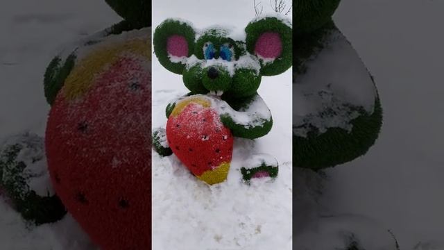 Прогулка в Москве, мышонок с клубничкой смотреть онлайн