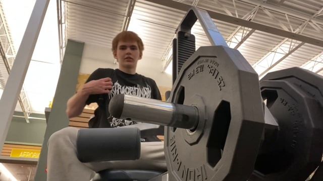 Первый опыт в ютубе. Ноги+плечи обожаю.