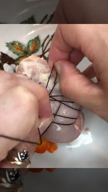 Куриные бёдра. Фаршированные куриные бёдра. Короткий рецепт #куриныебедра#рецепт#shorts смотреть онлайн