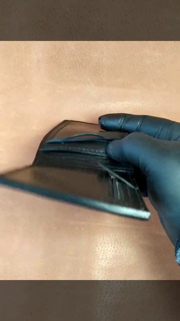 Небольшой кошелек из кожи козы. Ручная работа. смотреть онлайн