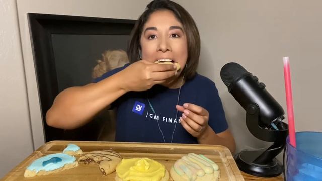 Asmr Crumbl Cookie