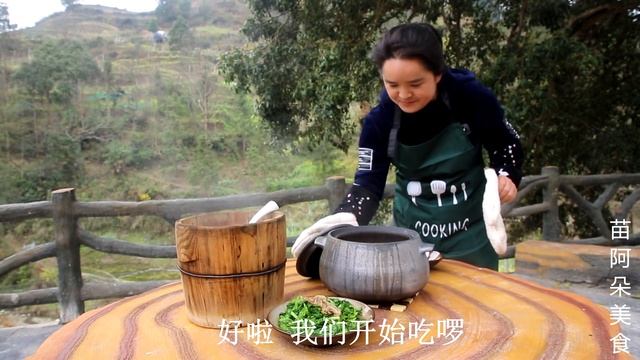 羊肉萝卜一锅炖，苗大姐吃红烧羊肉，大坨啃肉，日子过的很给力！【苗阿朵美食】