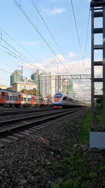 Высокоскоростной Электропоезд ЭВС1-15 "Сапсан" сообщением (Москва - Санкт-Петербург) смотреть онлайн