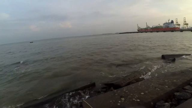 ultralight fishing: grouper fish on mini crank bait смотреть онлайн