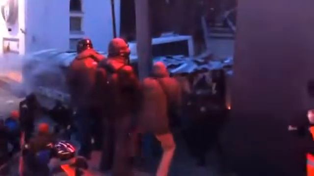 Столкновения на майдане видео смотреть онлайн