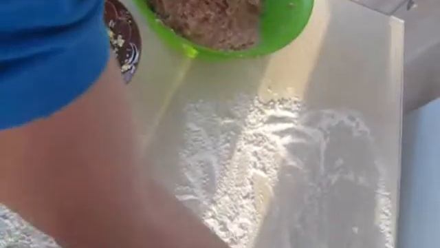 смачні котлети з начинкою в соусі Котлеты Фаршированные Котлеты с начинкой смотреть онлайн