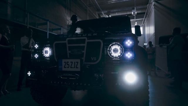 Land Rover Defender Black Bison reveal event смотреть онлайн