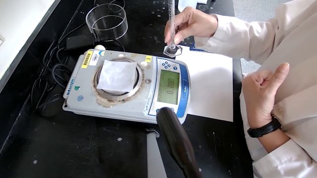 Measuring density of regular shaped, irregular shaped solid object, and liquid смотреть онлайн