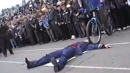 Ишим 2000-е годы. Велотриал шоу на стадионе. смотреть онлайн