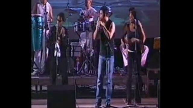 Oliver con Raza Latina III смотреть онлайн