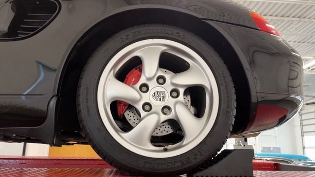 2000 Porsche Boxster S - Undercarriage смотреть онлайн