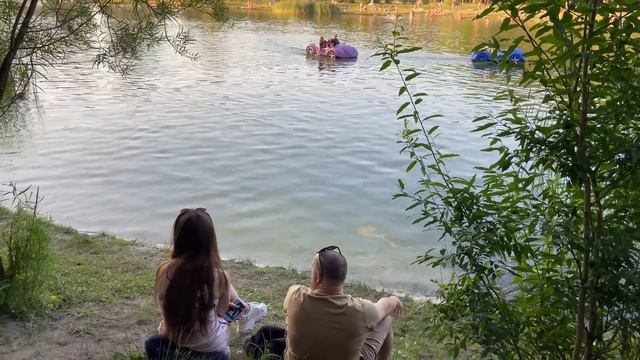 ПОСЛЕ ДНЕПРА УЕХАЛА В ЛЕС / ПАРК ПАРТИЗАНСКОЙ СЛАВЫ / ВОСКРЕСЕНЬЕ В КИЕВЕ смотреть онлайн