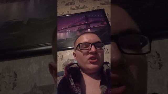 Парень прочитал стихи