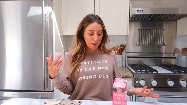 WHAT I EAT IN A DAY// How I reduce bloating after cheat day! смотреть онлайн