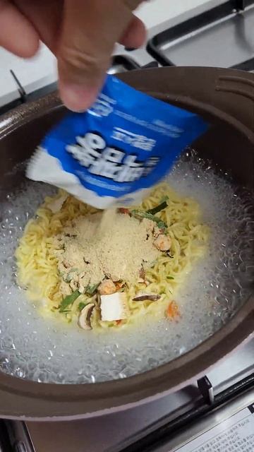 오늘 아침 백짬뽕 추천 #백짬뽕 #짬뽕 #koreanfood #아메추 #라면 смотреть онлайн