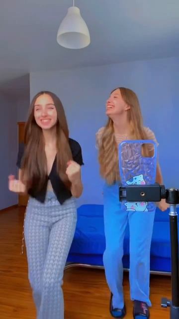 😝 смотреть онлайн