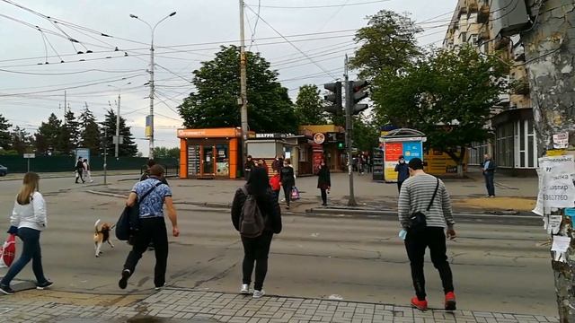 Мариуполь. Тыщик. Идя на остановку. смотреть онлайн