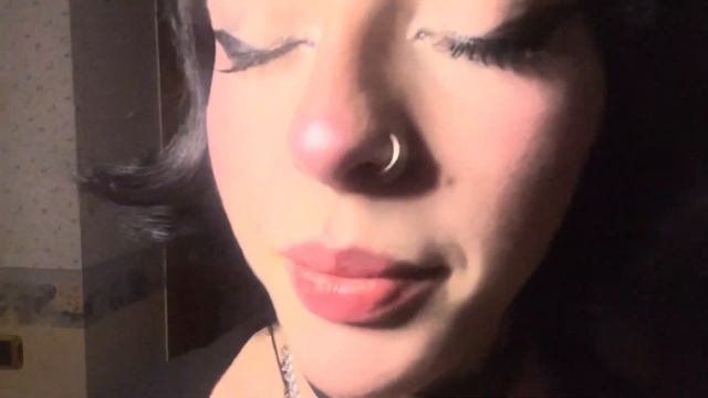 ASMR Licking Your Face & Stuttering 'Cause You're Too Pretty 🙈