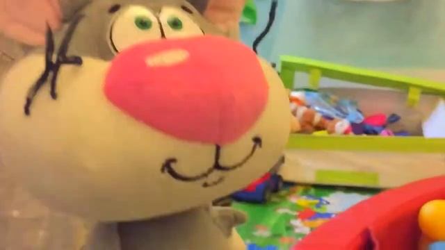 Милена Мисс Мили весело играет на детской игровой площадке смотреть онлайн
