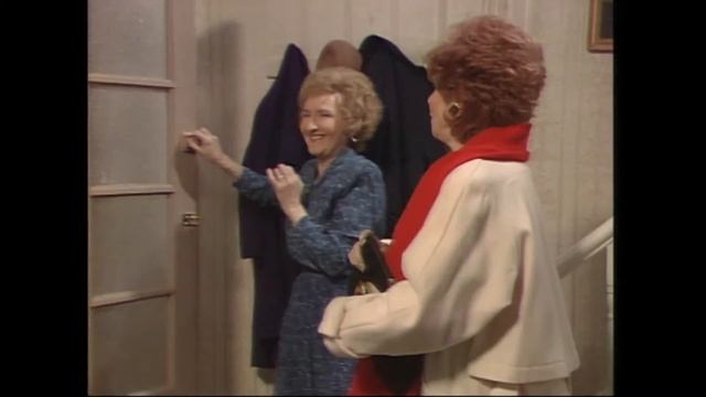 Coronation Street - Rita Tries to Help Emily With Her New Lodgers смотреть онлайн