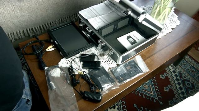 Unboxing - Lilliput monitor TM-1018/O/P смотреть онлайн
