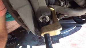 Замена Передних Рычагов  BMW X5 E70