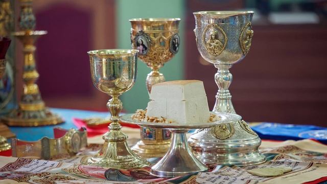 Последование ко святому Причащению на русском языке (читает Денис Гаврилов) смотреть онлайн