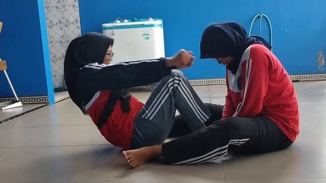 DONA AMALIA PUTRI X AK 1 SIT UP,PUSH UP,BACK UP смотреть онлайн