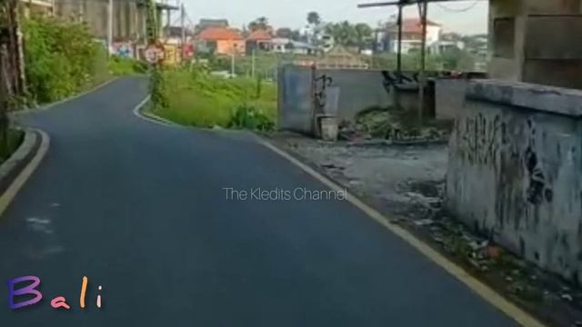 Situasi JALAN MENUJU PANTAI BATU BOLONG CANGGU BALI смотреть онлайн