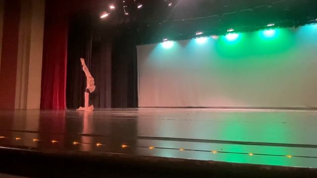Senior dance solo “Teen Spirit”- Aurora Kulp смотреть онлайн