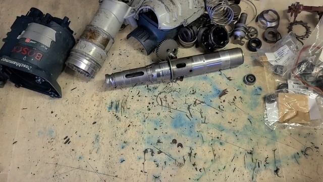 Repairing a worn out Bosch GSH 5 CE Hammer that sounds like it's ready for the dump. смотреть онлайн