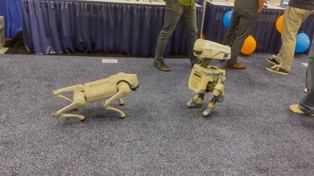 Unitree Go2 meet with Disney robot смотреть онлайн