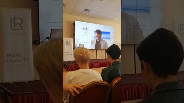 Вице Президент компании LR Себастьян Бакко на бизнес-форуме в Москве 2022 - Планы развития в России смотреть онлайн