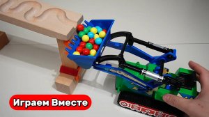 Играем в машинки ! Развивающие видео для детей ! Запускаем шарики по горкам !