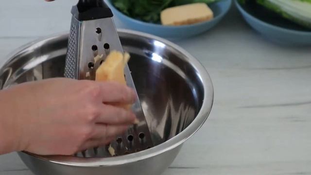 Салат з пекінської капусти та шампіньйонів