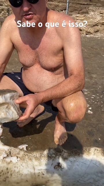 Isso é uma pedra de sal nas margens do MAR MORTO. Você imaginou que era assim? A gente não 🙃 смотреть онлайн