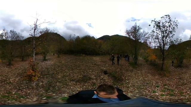 Truffle Hunting with Listone Giordano and Urbani Tartufi смотреть онлайн