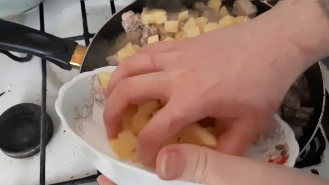 Картошка с мясом. Вкусно. Быстро. Просто. / Картопля з м'ясом. / Potatoes with meat. смотреть онлайн