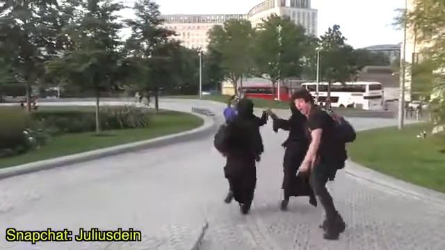 Прикол со змеей смотреть онлайн