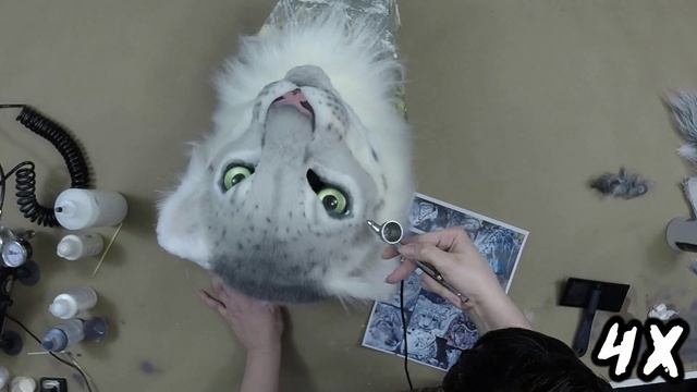 Snow Leopard Mask Airbrushing Timelapse (4x speed) смотреть онлайн