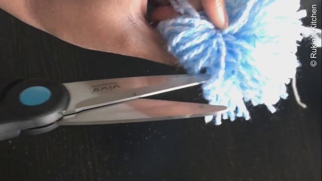 JINSI YAKUTENGEZA CARPET ZA POMPOM | CARPET ZA POMPOM | MAT ZA POMPOM | ZULIA LA UZI. смотреть онлайн